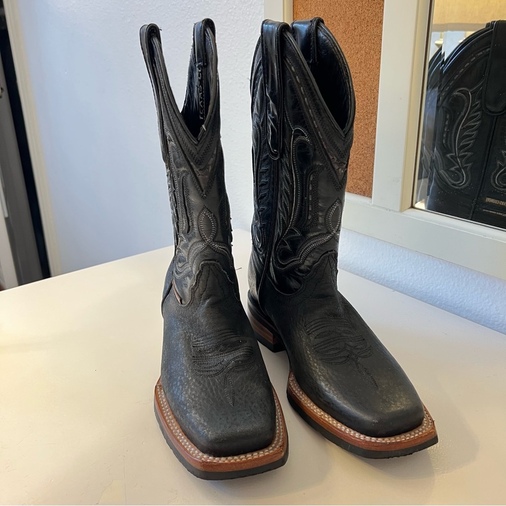 Black leather Texas country boy size 3.5 cowboy boots square toe
